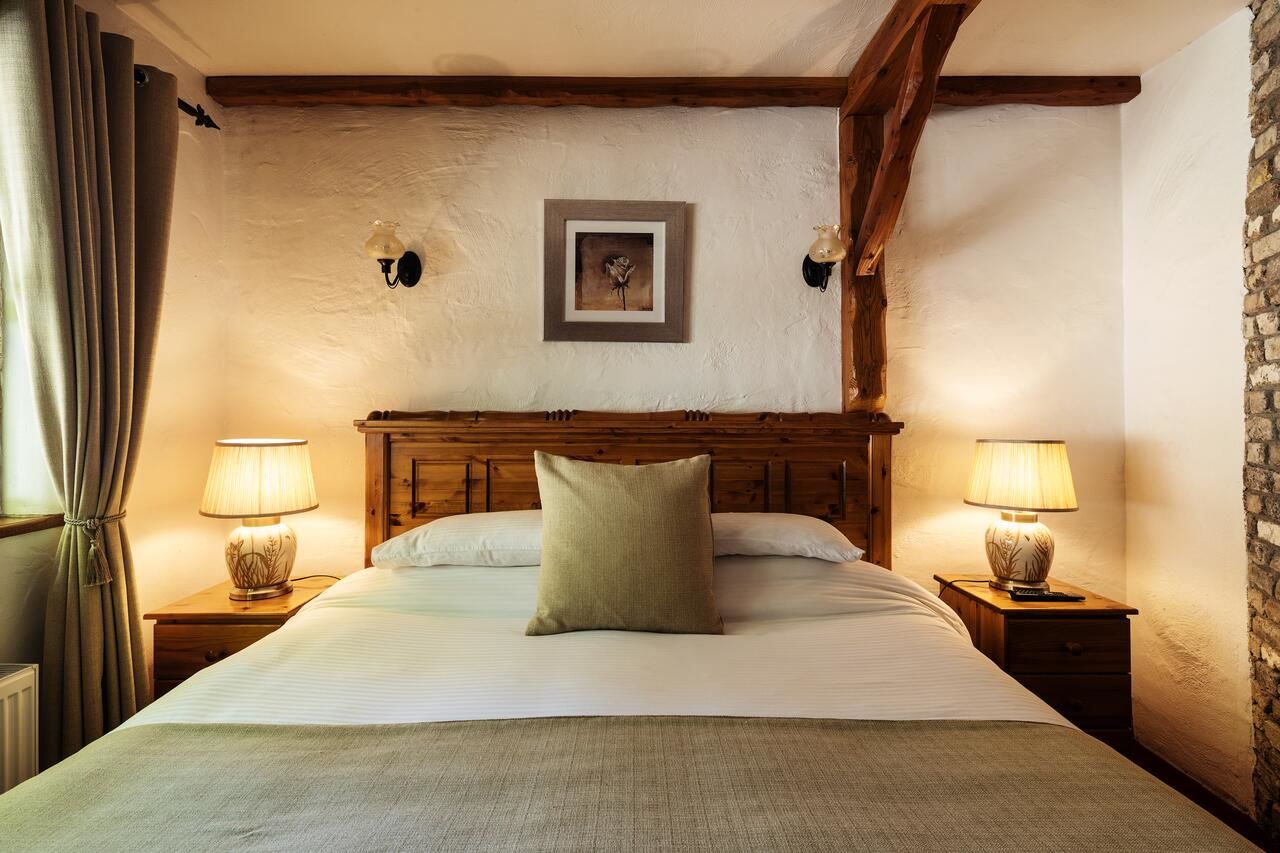 Отели типа «постель и завтрак» Tudor Lodge B&B Лара-7