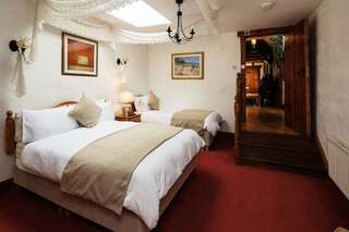 Отели типа «постель и завтрак» Tudor Lodge B&B Лара Двухместный номер с 2 отдельными кроватями-1