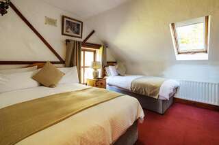 Отели типа «постель и завтрак» Tudor Lodge B&B Лара Двухместный номер с 2 отдельными кроватями-2